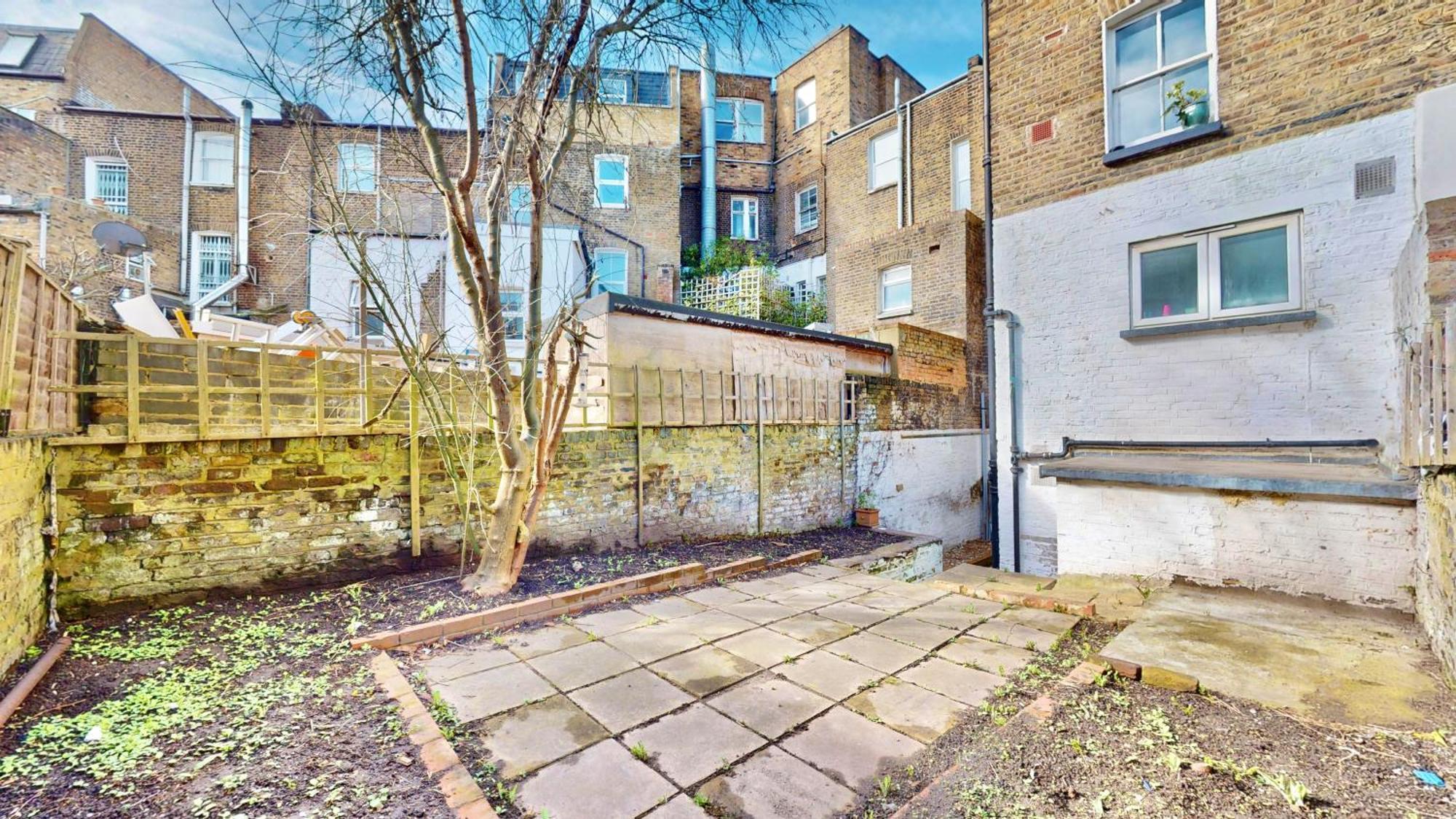 Tube & Notting Hill Nearby - Garden Flat Haven Лондон