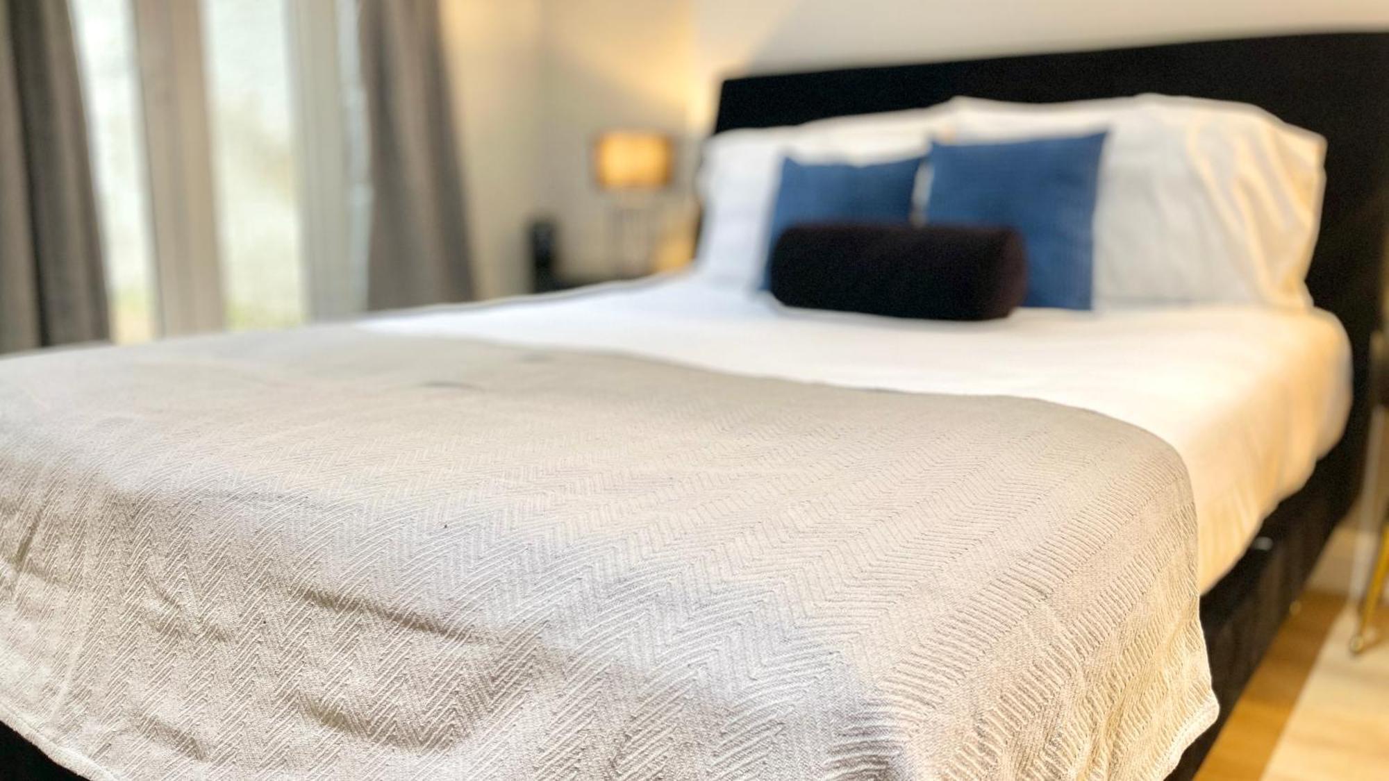 Tube & Notting Hill Nearby - Garden Flat Haven Лондон