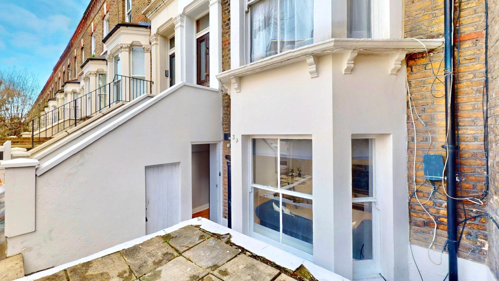 Tube & Notting Hill Nearby - Garden Flat Haven Апартаменты *
